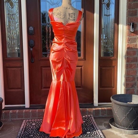 Beautiful Prom/Evening Dress🔥🔥 - Picture 3 of 6